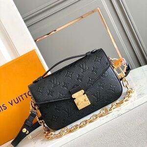 Louis Vuitton Black Leather Chain Bag
